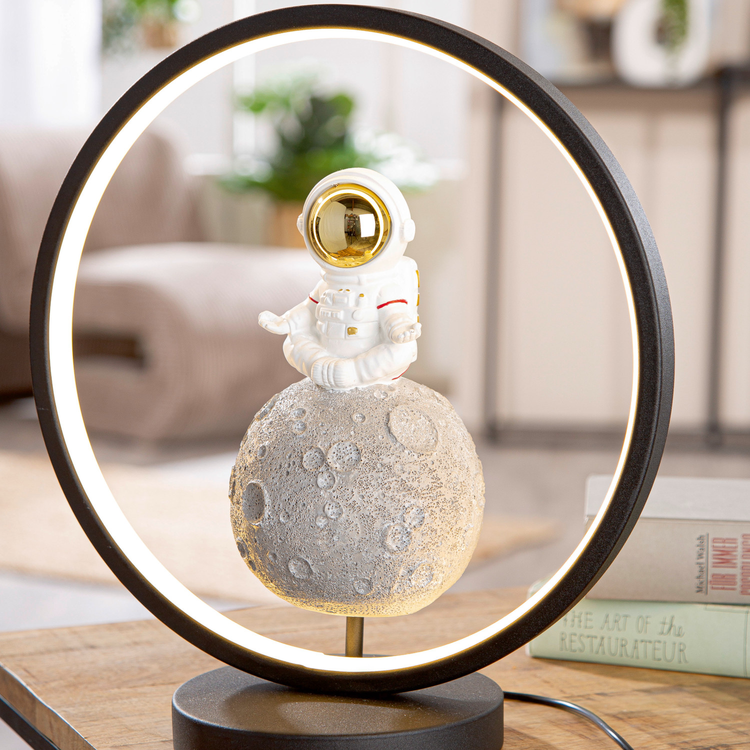 Tischleuchte (LED), rund, Juno, Astronautenmotiv