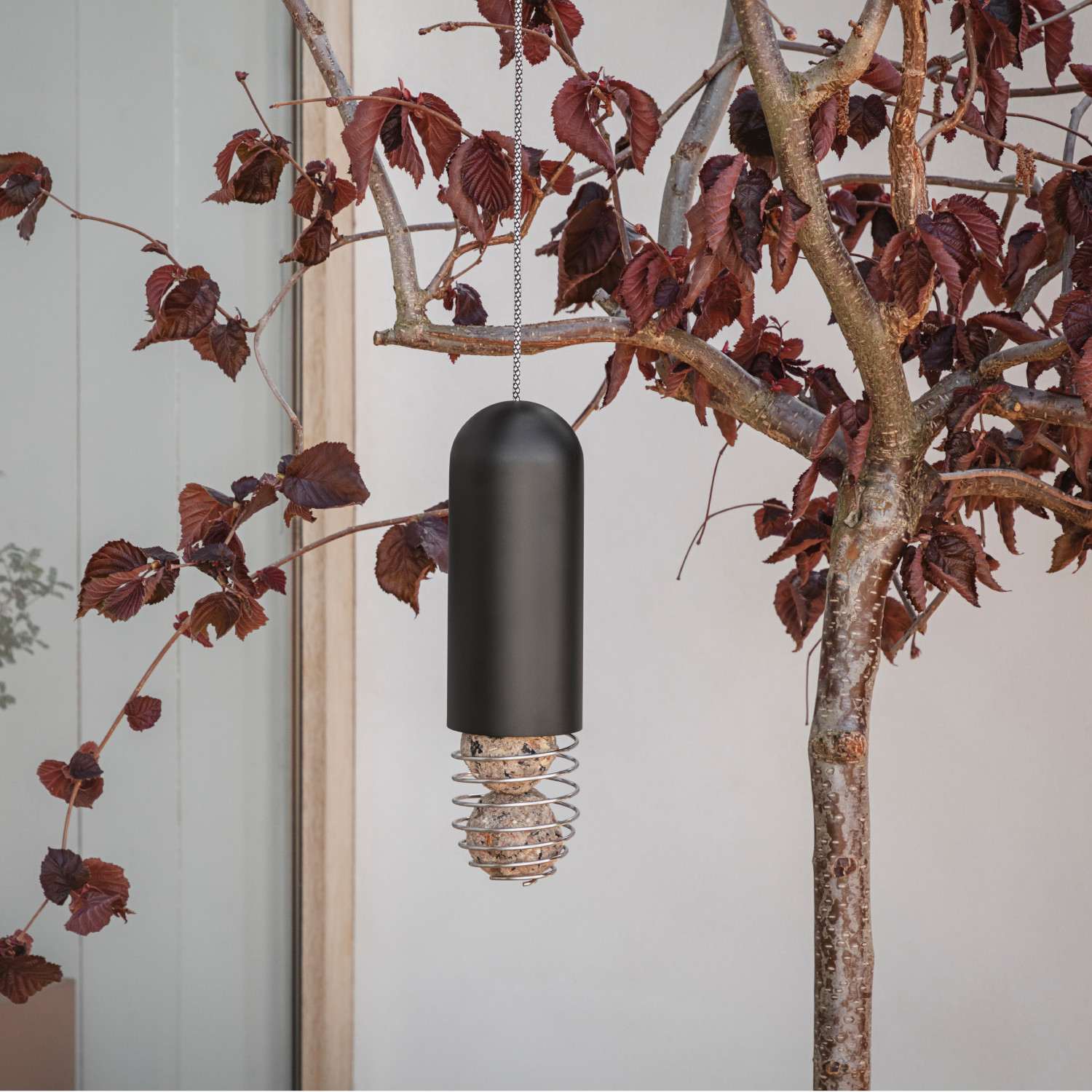 Hängender Meisenknödelhalter