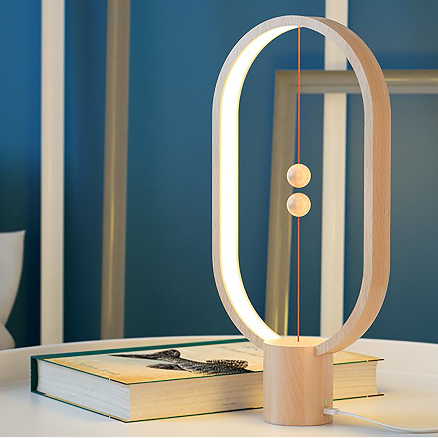 The Heng Balance Lamp Ellipse Light Wood