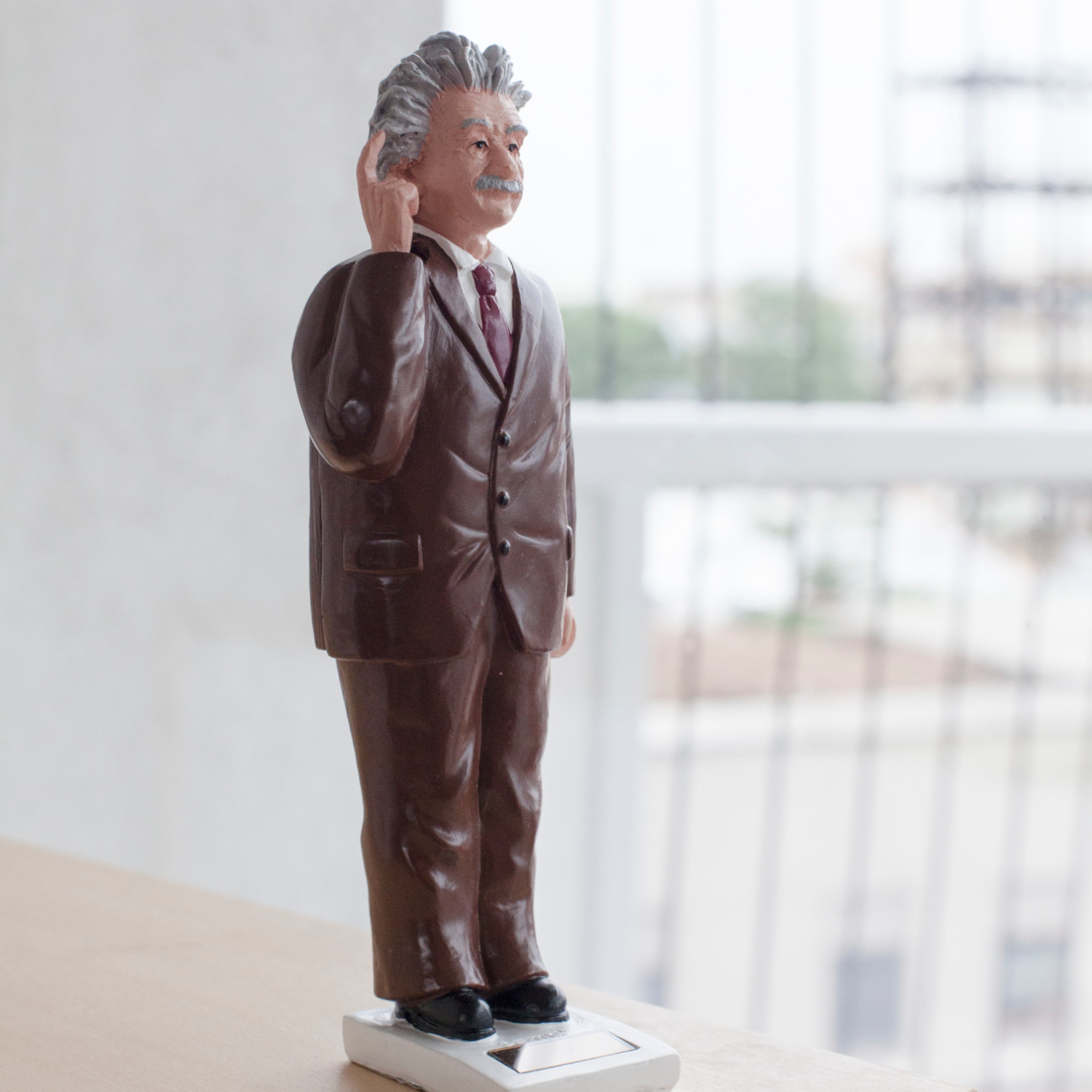 Dekofigur Einstein mit Solarantrieb