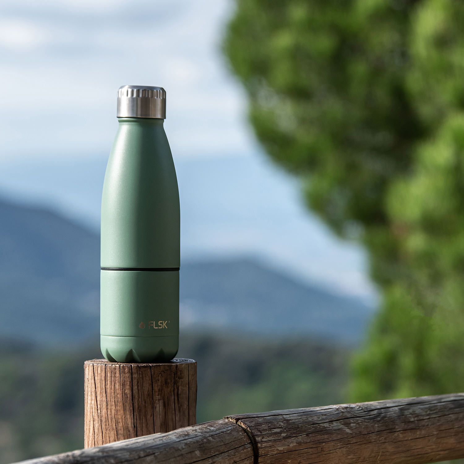 FLSK Trinkflasche mit Becher 700ml ridge green