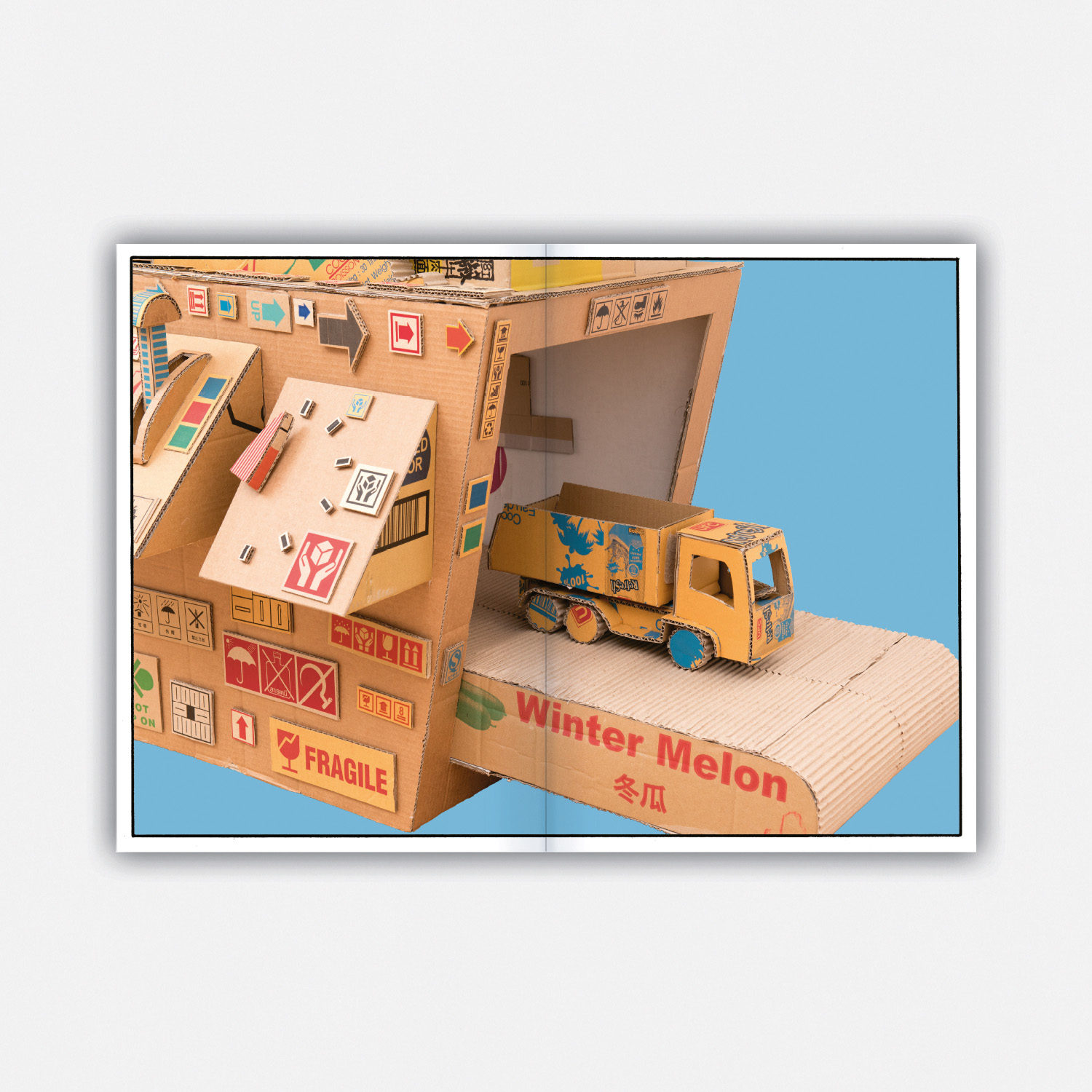 Pappkarton: Handle with Care